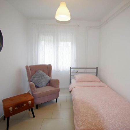 Apartments Nikolina Rakalj Bagian luar foto
