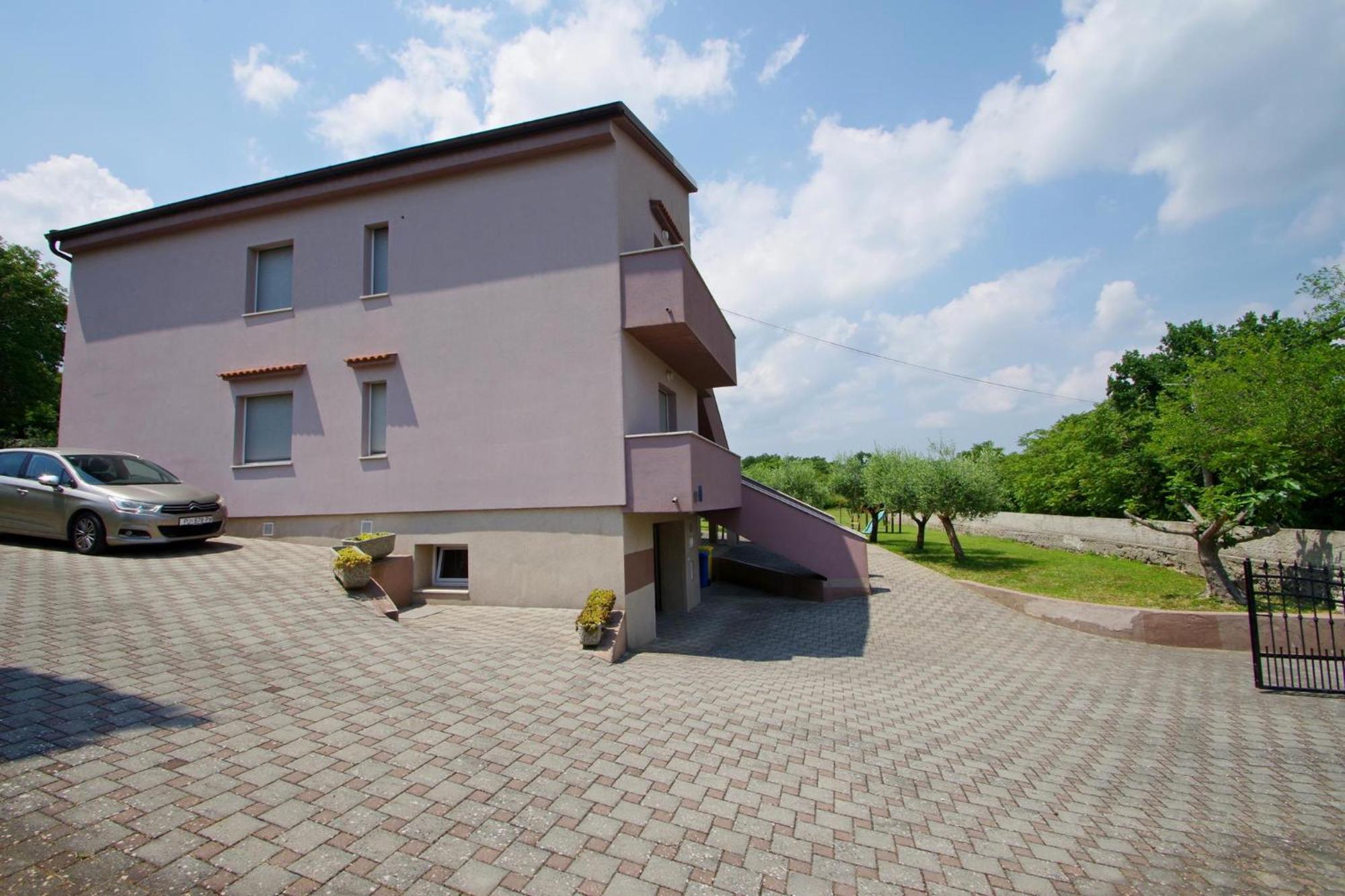 Apartments Nikolina Rakalj Bagian luar foto