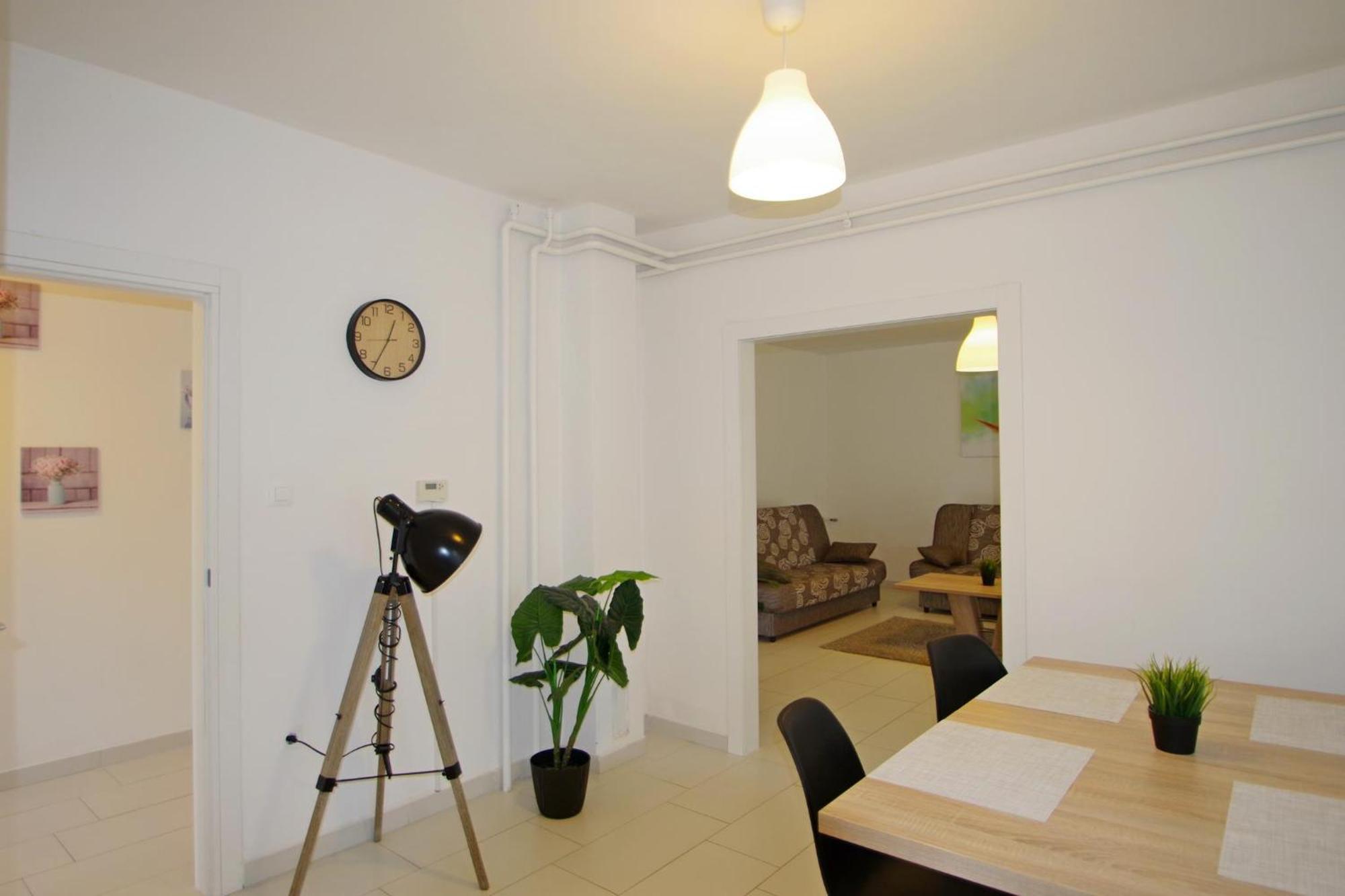 Apartments Nikolina Rakalj Bagian luar foto